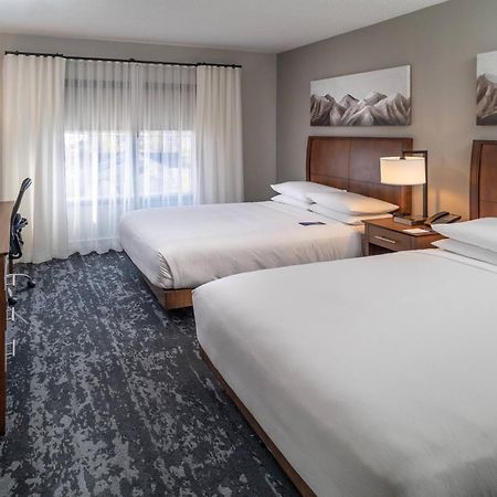 Delta Hotels By Marriott Huntington Mall Barboursville Экстерьер фото