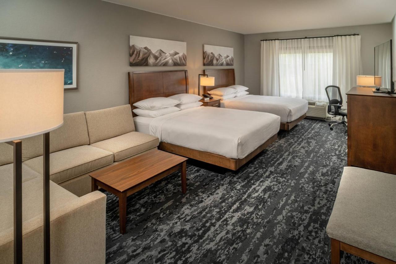 Delta Hotels By Marriott Huntington Mall Barboursville Экстерьер фото