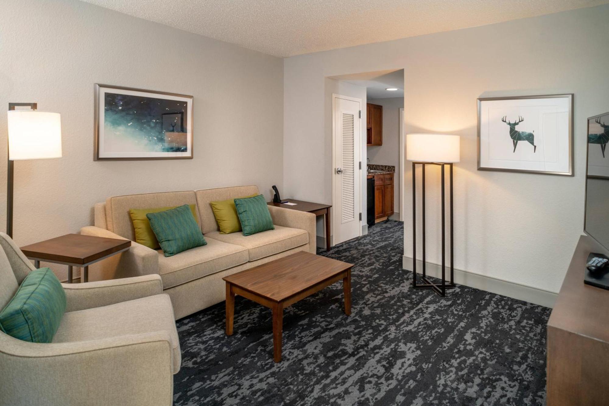 Delta Hotels By Marriott Huntington Mall Barboursville Экстерьер фото