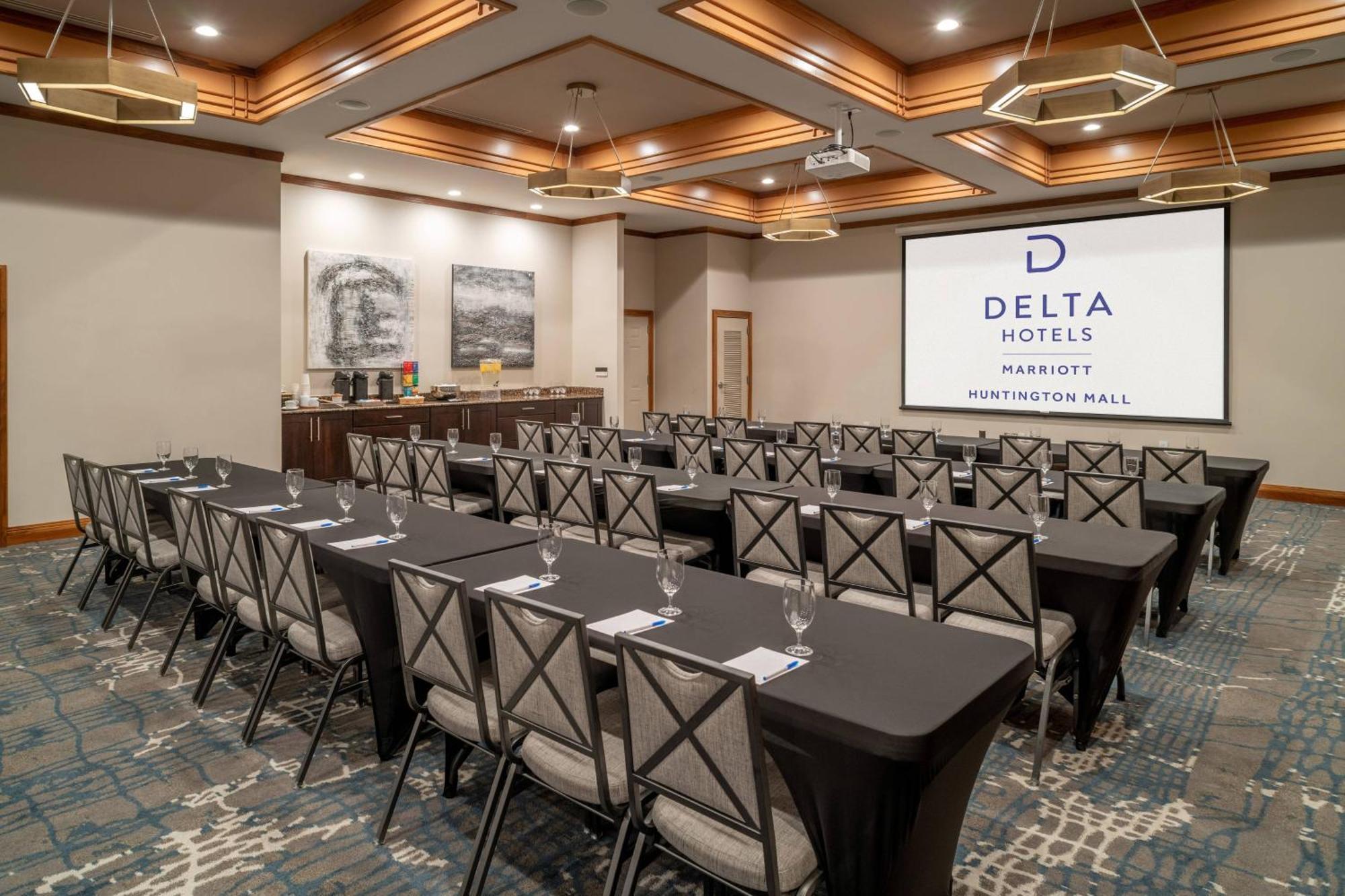Delta Hotels By Marriott Huntington Mall Barboursville Экстерьер фото