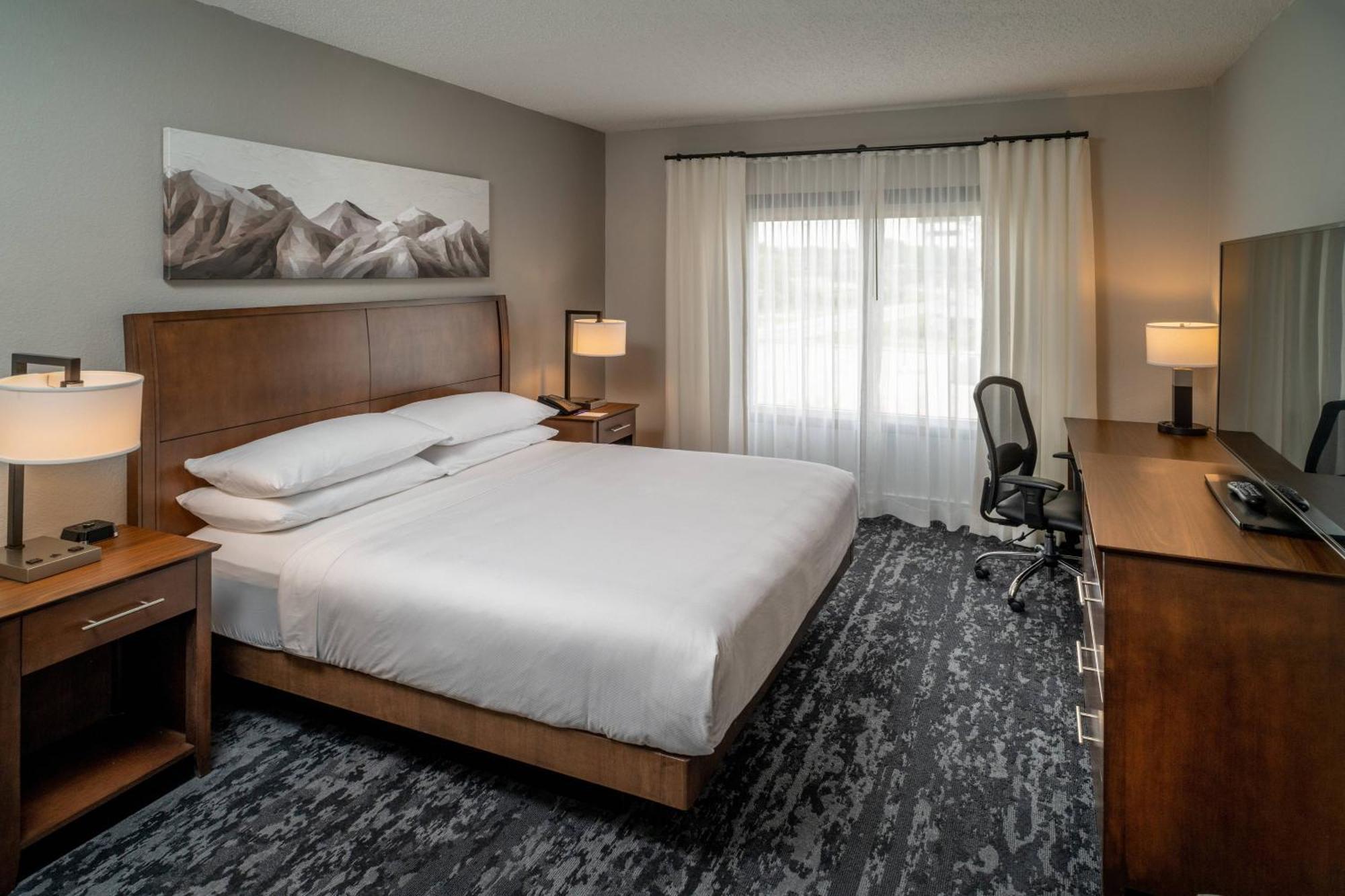Delta Hotels By Marriott Huntington Mall Barboursville Экстерьер фото