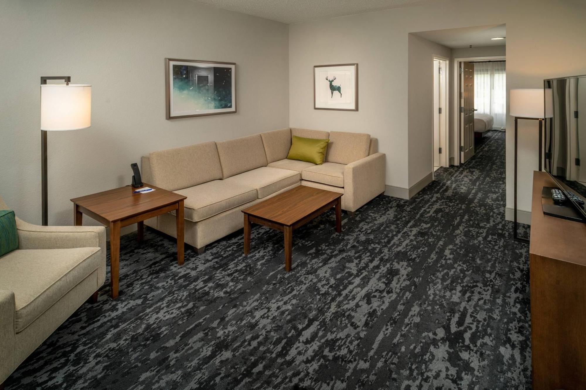 Delta Hotels By Marriott Huntington Mall Barboursville Экстерьер фото