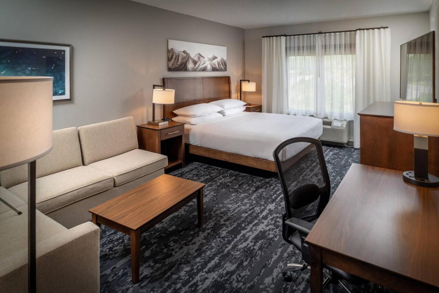 Delta Hotels By Marriott Huntington Mall Barboursville Экстерьер фото