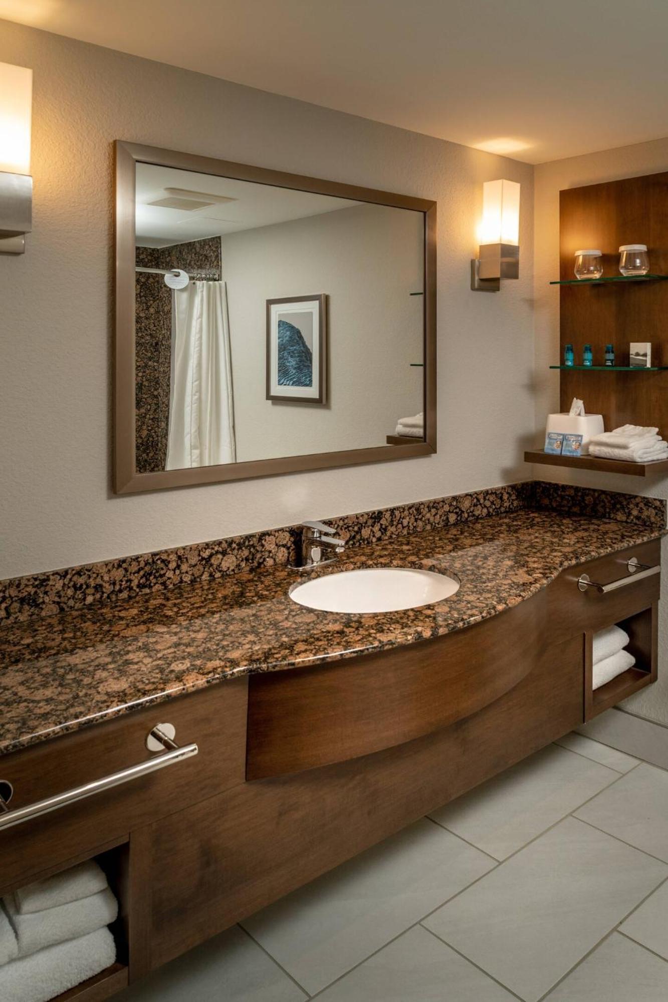 Delta Hotels By Marriott Huntington Mall Barboursville Экстерьер фото