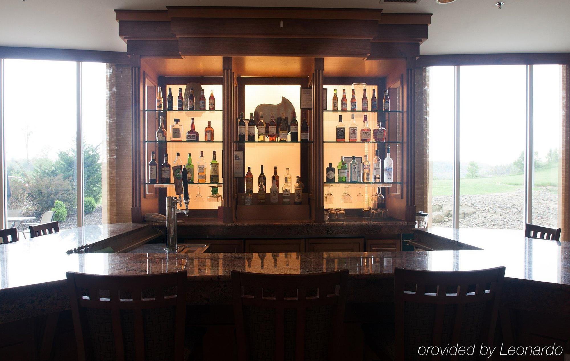 Delta Hotels By Marriott Huntington Mall Barboursville Экстерьер фото