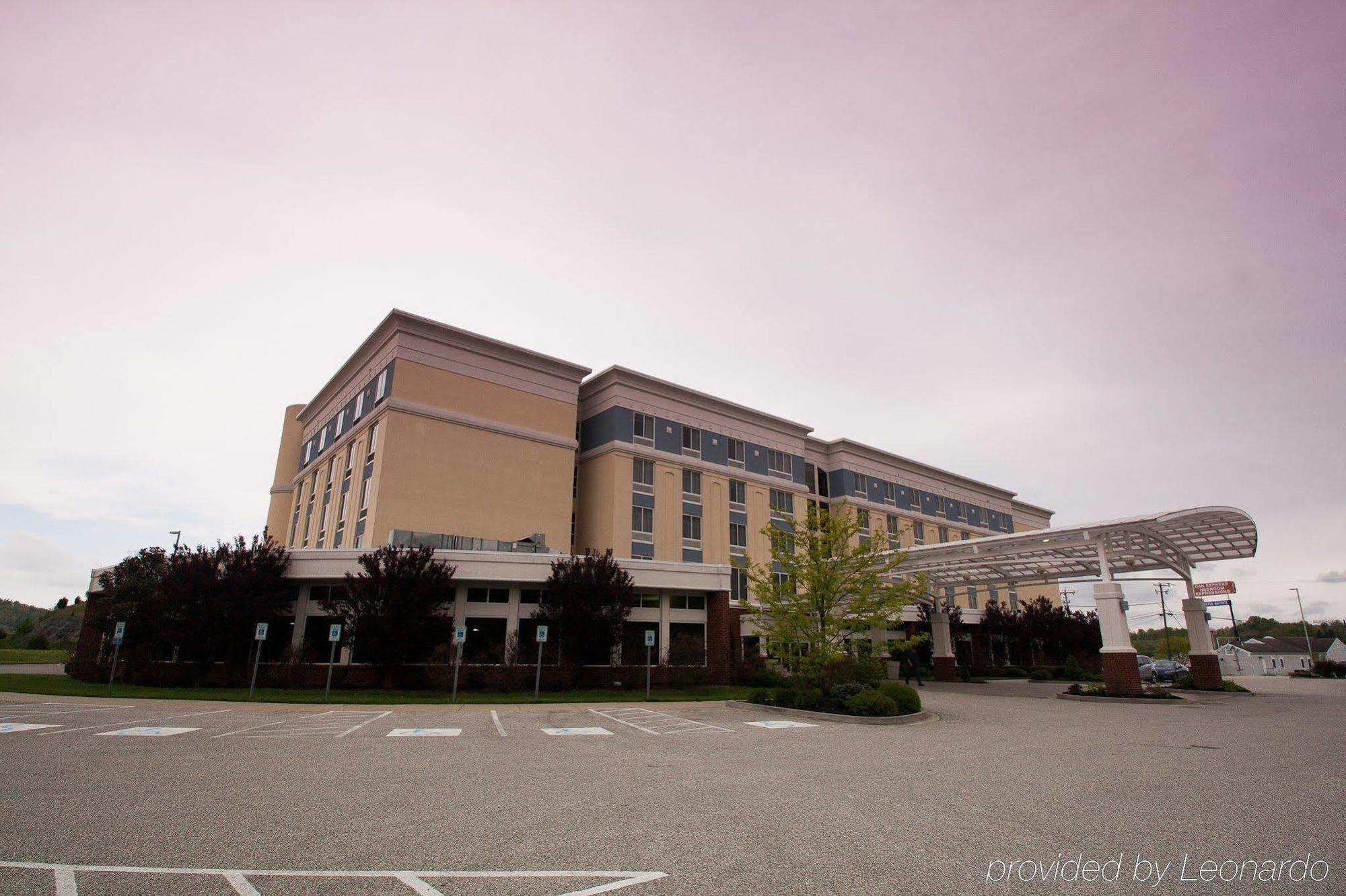 Delta Hotels By Marriott Huntington Mall Barboursville Экстерьер фото